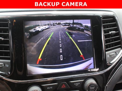 Used 2019 Jeep Grand Cherokee Limited AWD/4WD image 22
