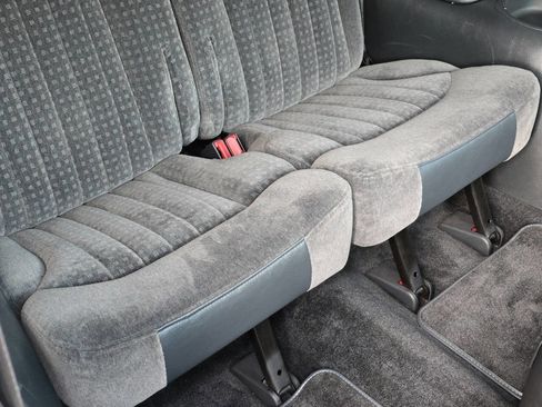 Used 2001 Chevrolet Blazer Xtreme w/ Preferred Equipment Group image 95