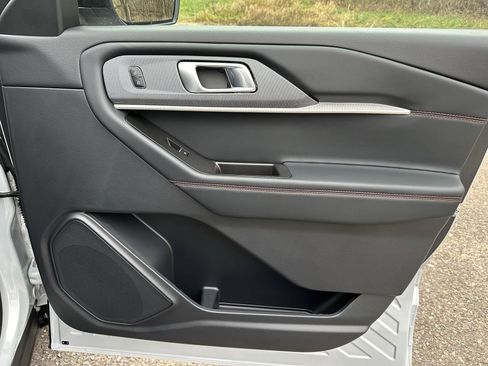 New 2026 Ford Explorer ST-Line w/ ST-Line Street Pack image 37