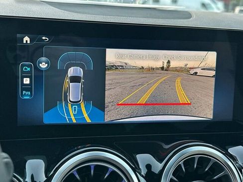 Used 2025 Mercedes-Benz GLA 250 4MATIC image 24