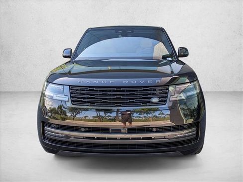 Certified 2025 Land Rover Range Rover SE AWD/4WD image 2