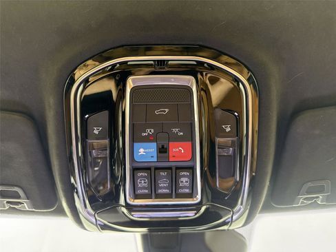 Used 2024 Jeep Grand Cherokee Summit image 38
