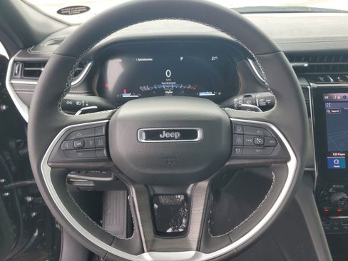 New 2025 Jeep Grand Cherokee Limited AWD/4WD image 14