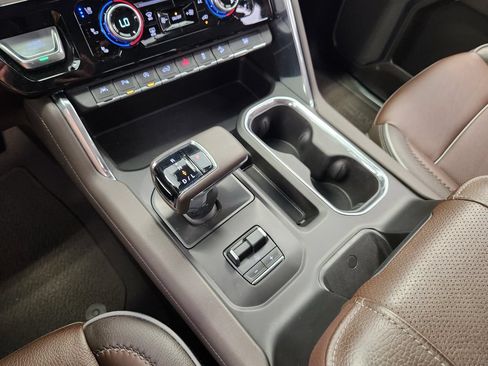 Used 2024 GMC Sierra 1500 Denali w/ Denali Reserve Package AWD/4WD image 19