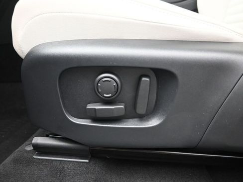 New 2025 Land Rover Discovery Sport S AWD/4WD image 24