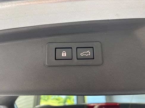Used 2025 Subaru Outback Premium AWD/4WD image 39