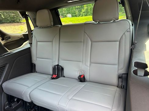 Used 2022 GMC Yukon SLT w/ SLT Luxury Package RWD image 43
