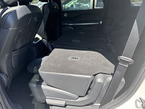 Used 2025 Lincoln Navigator Reserve w/ Jet Appearance Package image 17