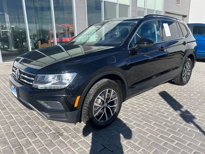 Used 2019 Volkswagen Tiguan SE w/ Panoramic Sunroof Package