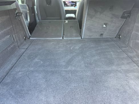 Used 2024 BMW iX xDrive50 image 15