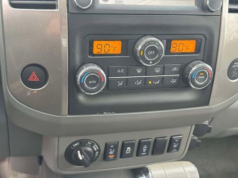 Used 2013 Nissan Frontier SL w/ Moonroof Pkg AWD/4WD image 27