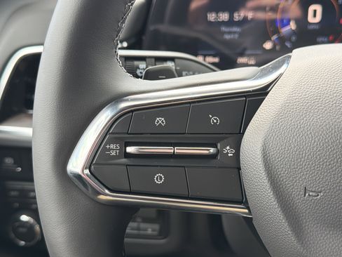 New 2026 Chevrolet Suburban Premier image 18