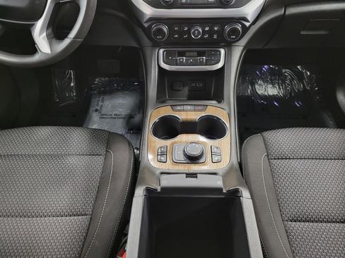 Certified 2023 GMC Acadia SLE w/ Driver Convenience Package image 17