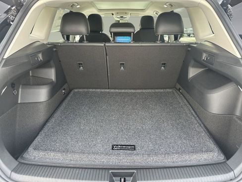 New 2025 Volkswagen Tiguan SE image 22