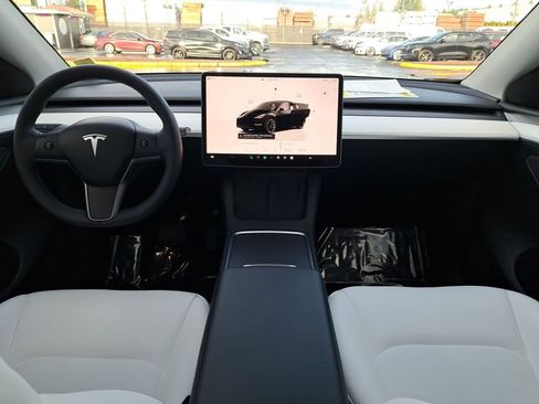 Used 2023 Tesla Model Y Long Range image 21