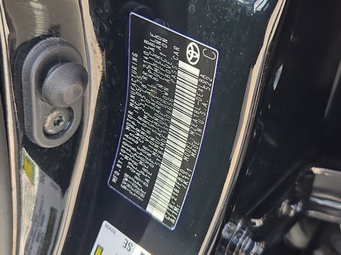 Used 2025 Toyota Corolla LE FWD image 32