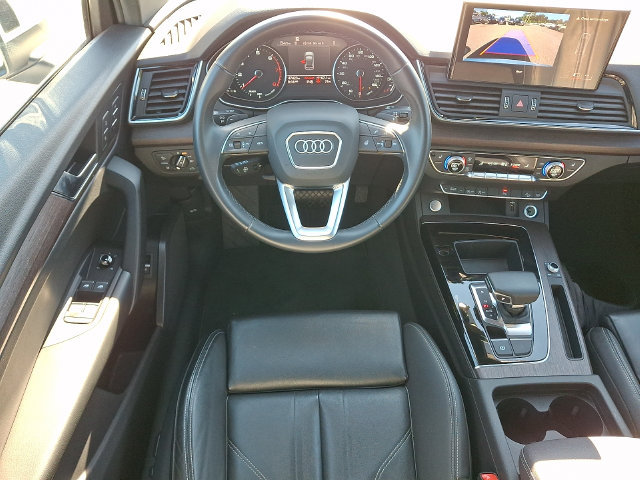 Used 2023 Audi Q5 2.0T Premium w/ Convenience Package AWD/4WD image 3