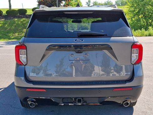 Used 2023 Ford Explorer ST-Line w/ Class IV Trailer Tow Package AWD/4WD image 8