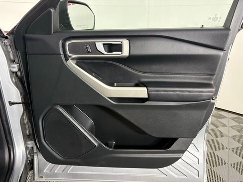 Used 2023 Ford Explorer XLT w/ Equipment Group 202A RWD image 36