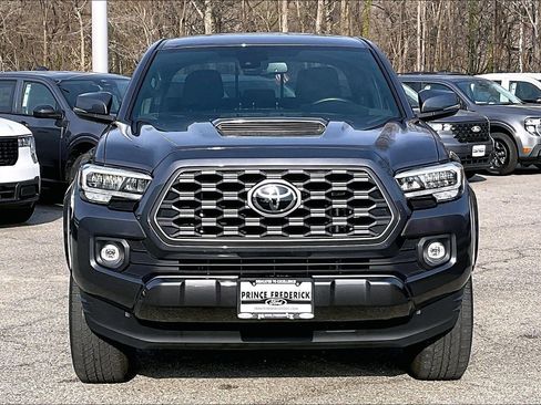 Used 2022 Toyota Tacoma TRD Sport w/ Technology Package AWD/4WD image 2