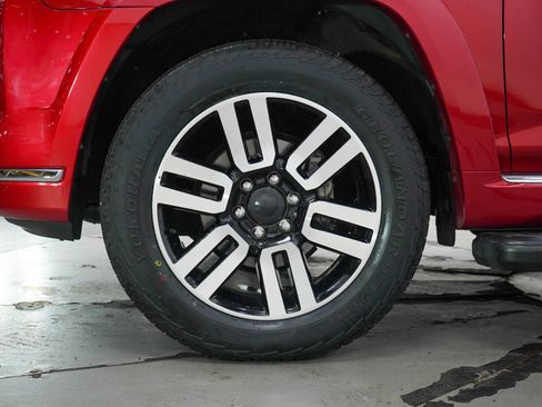 Used 2022 Toyota 4Runner Limited AWD/4WD image 28