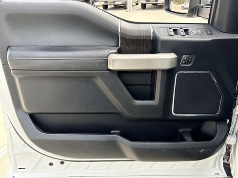 Used 2020 Ford F250 Lariat image 17