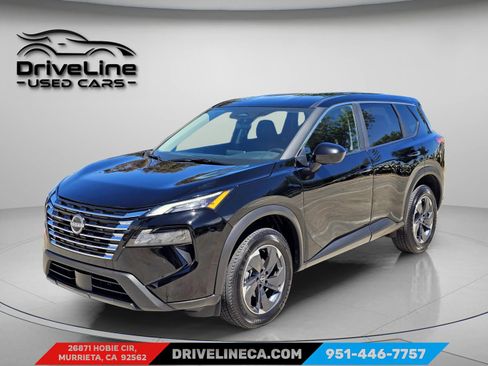 Used 2025 Nissan Rogue SV image 1