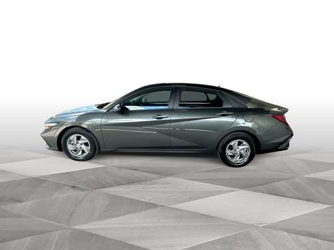 Used 2026 Hyundai Elantra SE FWD image 5