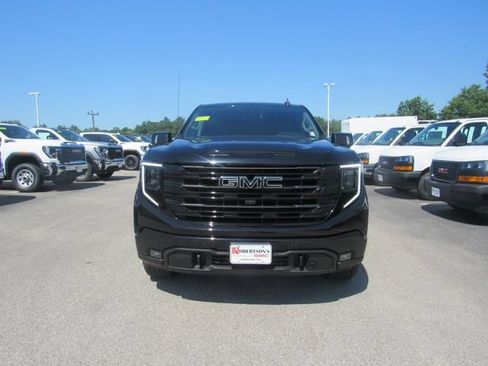 Used 2024 GMC Sierra 1500 Elevation w/ Elevation Premium Package AWD/4WD image 5