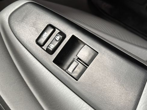 Used 2015 Toyota Tacoma 4x4 Access Cab w/ Convenience Package image 40