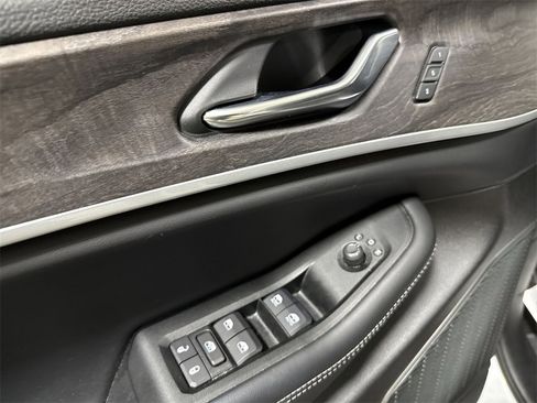 Used 2025 Jeep Grand Cherokee Limited 4xe image 22