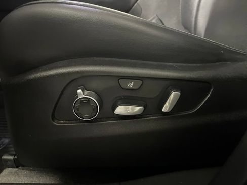 Used 2019 Cadillac XT4 Premium Luxury FWD image 19
