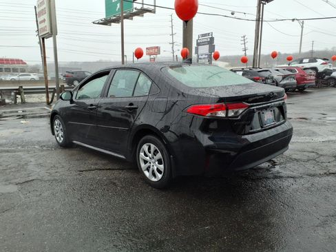 Certified 2023 Toyota Corolla LE image 4