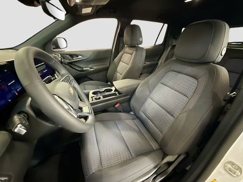 New 2026 Chevrolet Equinox LT w/ Safety and Technology Package FWD image 23