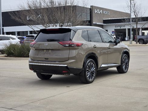 Used 2024 Nissan Rogue Platinum w/ Platinum Premium Package image 4