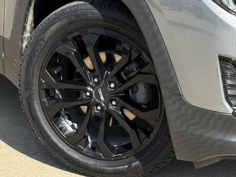 Used 2020 GMC Terrain SLE w/ Elevation Edition FWD image 34