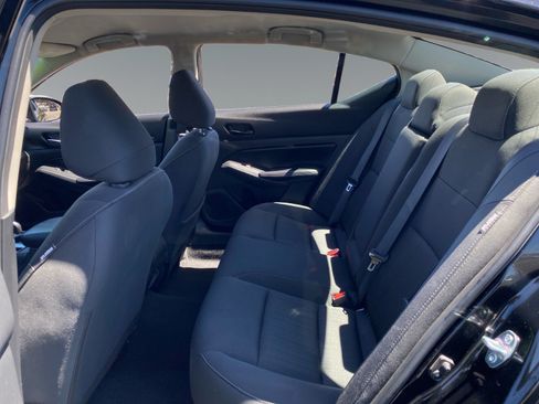 Used 2025 Nissan Altima 2.5 SV FWD image 13