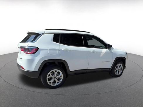 Used 2025 Jeep Compass Latitude AWD/4WD image 15