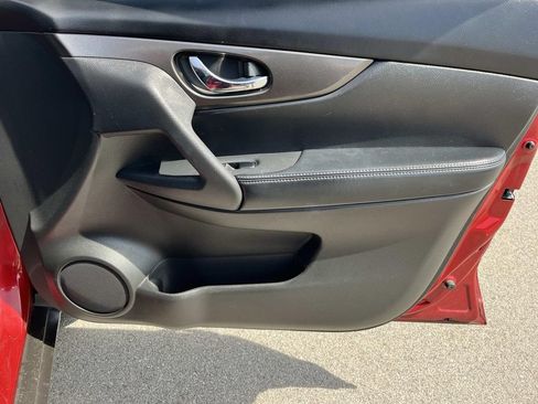 Used 2015 Nissan Rogue S AWD/4WD image 22