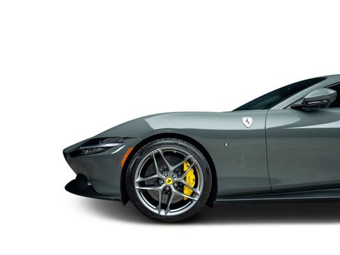 Used 2022 Ferrari Roma RWD image 20
