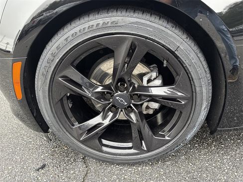 Used 2021 Chevrolet Camaro LT w/ RS Package image 11