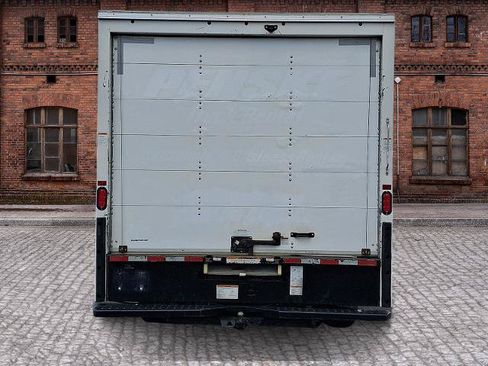 Used 2021 GMC Savana 3500 Extended w/ Power Convenience Package RWD image 5