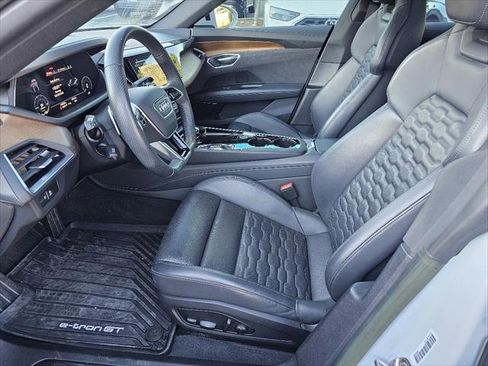Used 2023 Audi e-tron GT Premium Plus image 2