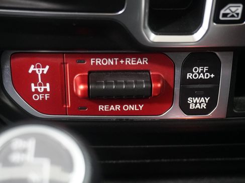 Used 2020 Jeep Gladiator Rubicon AWD/4WD image 22
