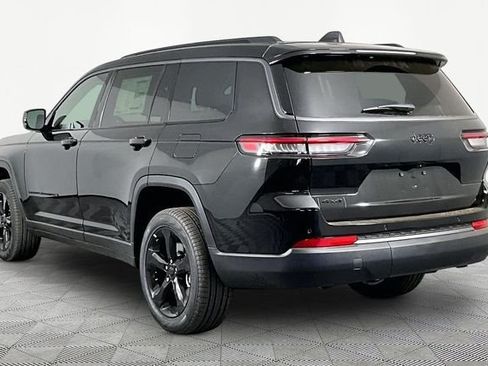 New 2026 Jeep Grand Cherokee L Limited w/ Limited Altitude Package AWD/4WD image 4