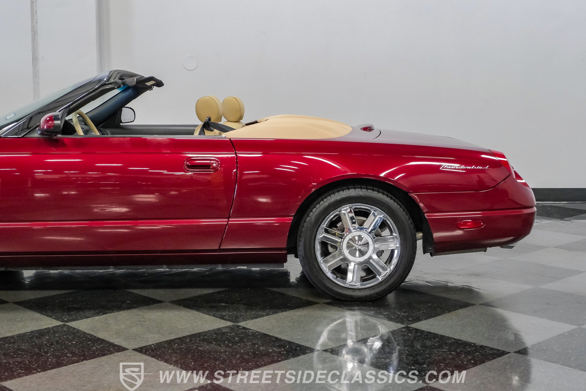 Used 2004 Ford Thunderbird RWD image 28