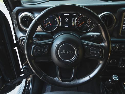 Used 2020 Jeep Wrangler Sport AWD/4WD image 17