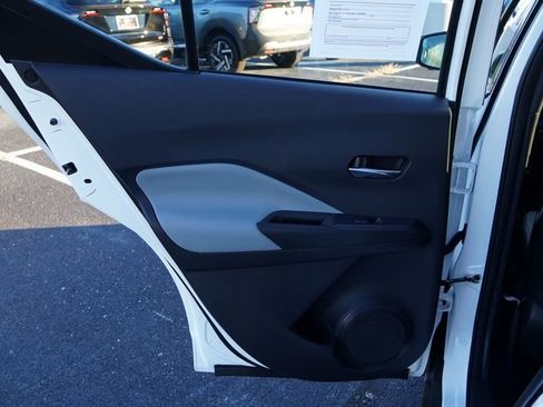 Used 2024 Nissan Kicks SR w/ SR Premium Package image 16