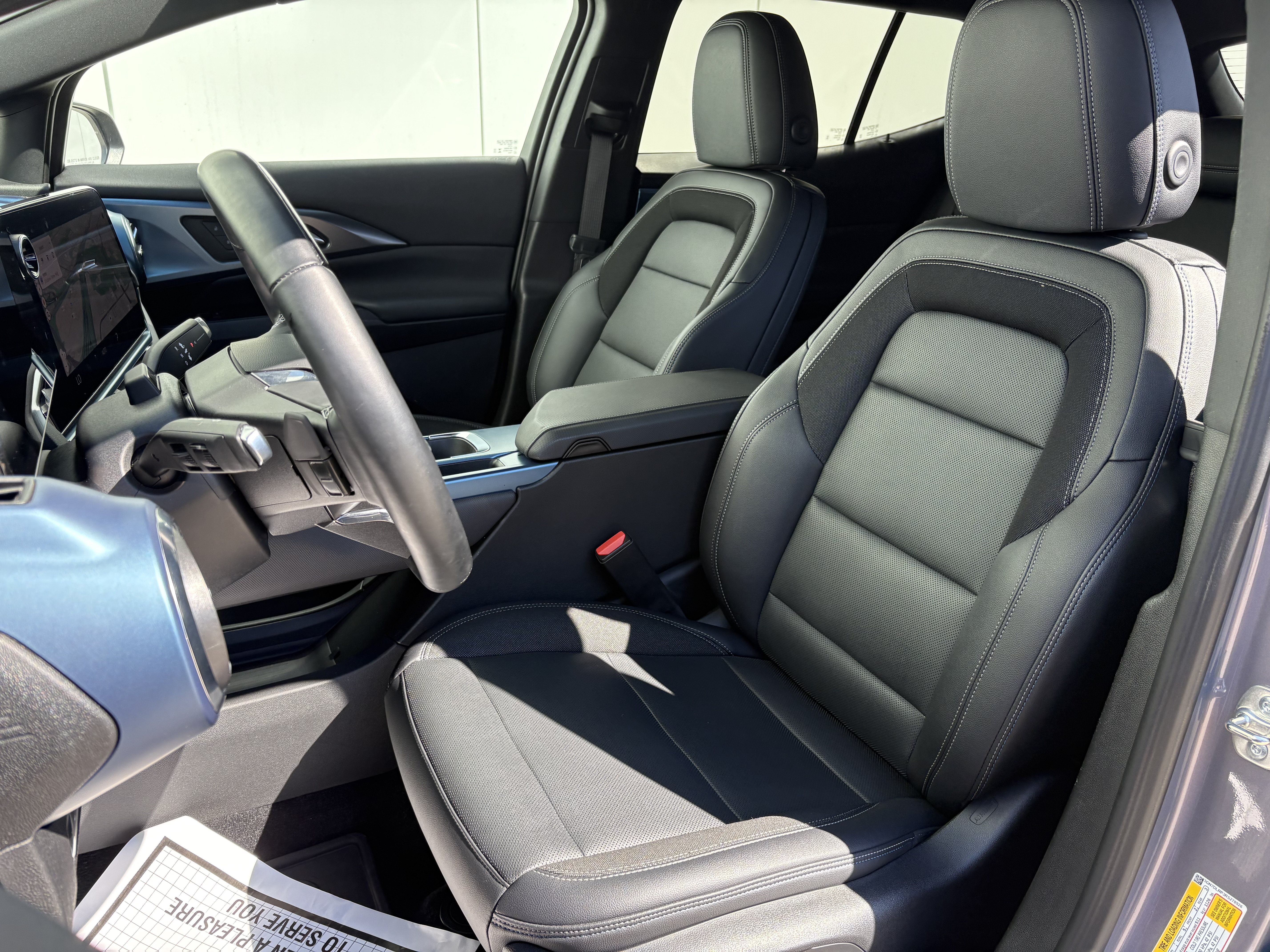Used 2024 Chevrolet Equinox EV LT w/ Active Safety Package 3 FWD image 11