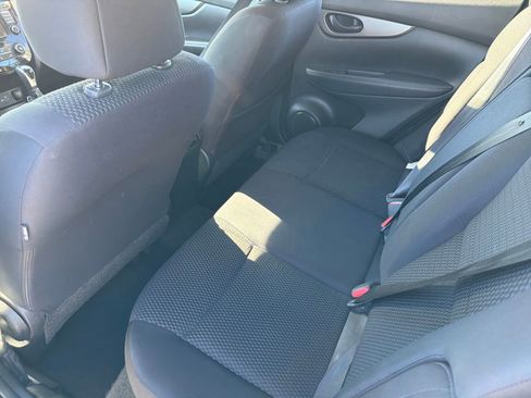 Used 2020 Nissan Rogue Sport S image 21